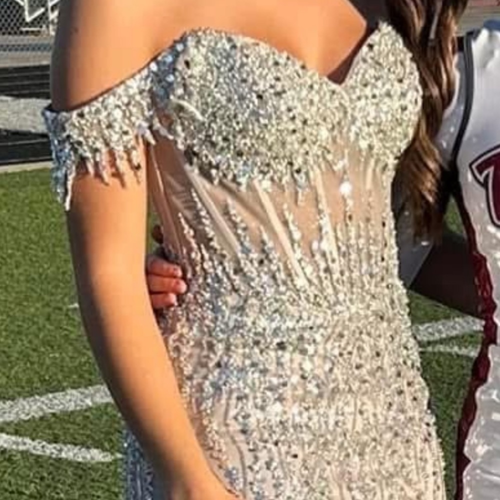 Prom dress - Picture 3 of 3